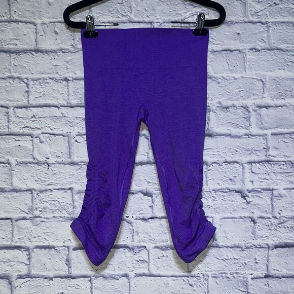 Lululemon In The Flow Crop
Power Purple - Picture 1 of 11